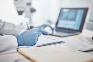 Консультация врача в медицинском учреждении консультация профильного врача